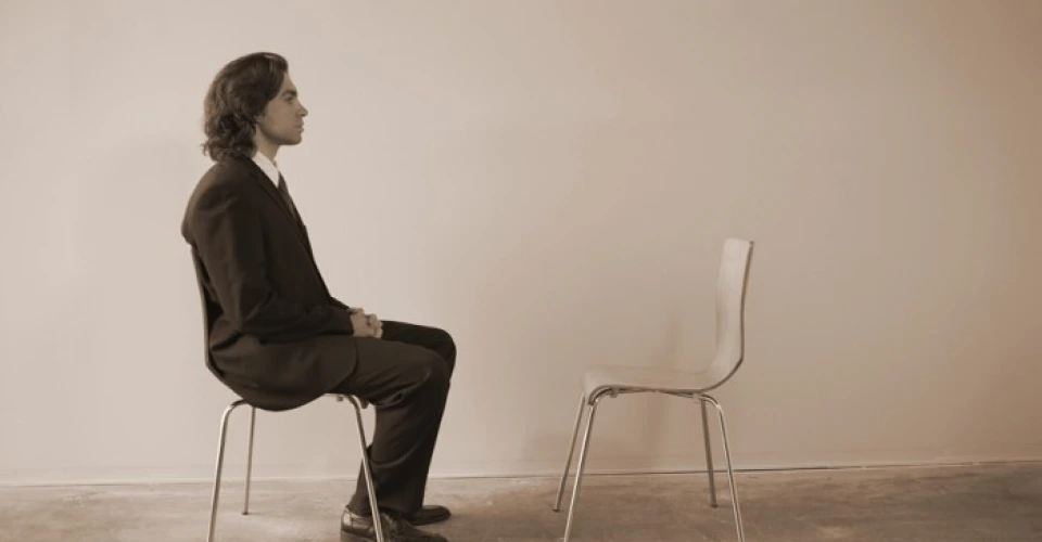 مزایای استفاده از تکنیک صندلی خالی در سوگ